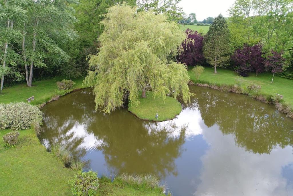 Vila Domaine Du Bois L'Abbe Épaignes Exteriér fotografie